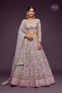 Ensemble Lehenga Choli en tulle brodé de pierres lourdes de couleur lilas, tenue de mariée traditionnelle ethnique pour femmes indiennes et pakistanaises - Product Image 3