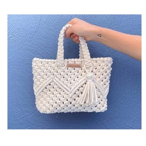 Bolso de hombro de algodón macramé y ganchillo hecho a mano para mujer, ideal para compras en boutiques, regalos y uso personal. Venta al por mayor. - Product Image 6