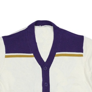 Cardigan en tricot blanc et violet pour femme, col en V, manches longues, fermeture boutonnée, style preppy, color block, 100 % acrylique - Product Image 5