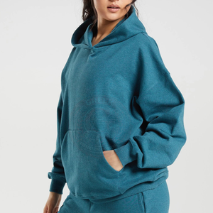 Sweat à capuche oversize contemporain pour femme en molleton brossé de qualité supérieure, idéal pour un style de vie moderne et les activités de plein air - Product Image 2