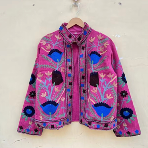 Veste kimono en velours faite à la main, broderie à l'aiguille Suzani |   Couette écologique respirante anti-rides à séchage rapide 100% automne/hiver - Product Image 1