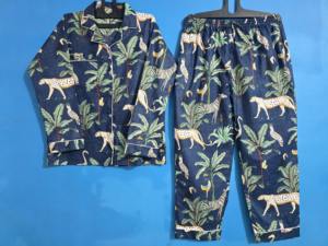 ชุดนอนผ้าฝ้ายออร์แกนิก 100% ลายพิมพ์สัตว์สีดำ เนื้อผ้านุ่มพิเศษ ระบายอากาศได้ดี เสื้อครอปและกางเกงขายาวสำหรับผู้หญิง - Product Image 2