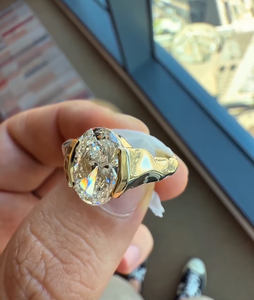 Bague de fiançailles solitaire en diamant de laboratoire taille ovale, style vintage, or jaune 14 carats, certifiée IGI, clarté VVS2, 2,00 carats, pour mariage - Product Image 4