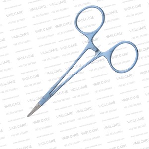 Porte-aiguille en titane Webster 4,5 pouces à mâchoires diamantées – Léger et antimagnétique pour la blépharoplastie, la rhinoplastie et le lifting du visage - Product Image 4