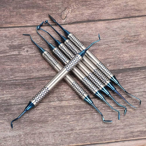 Kit de 6 espátulas de resina compuesta con revestimiento de titanio azul para limpieza y relleno dental de Mahfooz Instruments - Product Image 6
