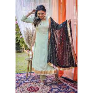 Conjunto de Traje de Gasa Verde Menta con Detalles Gotta Disponible en Talla XS - Product Image 4