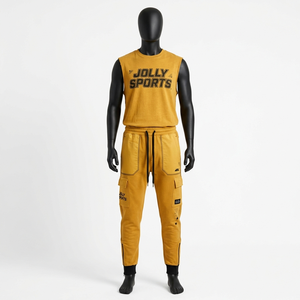 Camiseta sin mangas de algodón de 200 GSM de alta resistencia, pantalones jogger con bolsillos tipo cargo, camiseta y pantalón amarillo mostaza con logo personalizado para hombre - Product Image 1