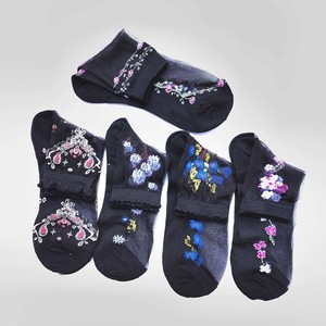 Chaussettes courtes pour femmes, transparentes, brodées de fleurs, en nylon fin, élégantes, pour un usage quotidien en été - Product Image 4