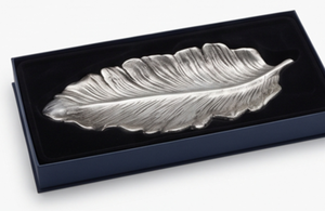 Plato Decorativo Metálico Premium con Forma de Hoja, Diseño Minimalista con Patrón de Planta Grabado a Mano, Elegante Adorno para Mesa - Product Image 6