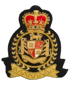 Badge de créateur de luxe haut de gamme brodé main au fil de bouillon, écologique, résistant à l'eau, forme personnalisée pour le haut de gamme - Product Image 1