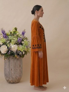 Vestido Largo de Terciopelo Estilo Boho con Bordado Floral, Manga Larga, Cuello Redondo, Corte Holgado, Ropa Casual de Otoño - Product Image 2
