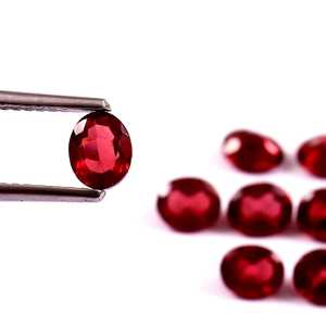 Lot en gros de pierres précieuses naturelles de grenat rouge ovales facettées et calibrées 5x7 mm pour la fabrication de bijoux - Product Image 2
