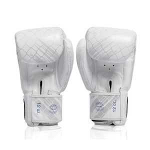 Gants de boxe Fairtex professionnels blancs et argentés, fermeture à lacets, design personnalisable, antidérapants, respirants, en cuir véritable pour arts martiaux - Product Image 4