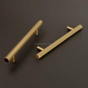 Poignée en métal artisanale avec finition lisse pour l'application sur les portes et tiroirs de meubles rustiques - Product Image 2