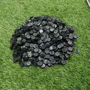 Botón de Cuerno de Búfalo Negro Auténtico Hecho a Mano de Calidad Premium, Pulido Natural, Accesorio para Costura y Manualidades - Product Image 1