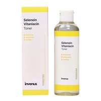 Tonique hydratant, éclaircissant et apaisant INVENUS Selenein Vitaniacin, soin de la peau avec acide ascorbique, niacinamide et glutathion.