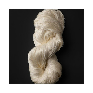 Fibra Tropical Dorada de Alta Calidad, Fibra de Hoja de Piña - Product Image 1