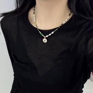 Collier de haute qualité en jade vert cristallin et perles d'eau douce 5-6 mm, pendentif tendance, vente en gros et au détail disponible - Product Image 4