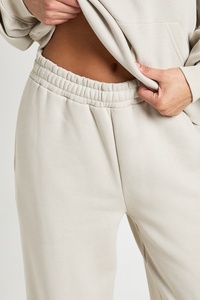 Conjunto de Sudadera Oversize Crema y Pantalones Anchos de Felpa para Mujer, Chándal Casual de Dos Piezas, Ropa Deportiva para Descansar, Venta al por Mayor - Product Image 5