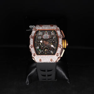 Reloj de hombre con forma de tonneau, diamantes de moissanita engastados, esfera de cronógrafo esqueletizada, tono rosa, estilo Hip Hop, correa de caucho - Product Image 1