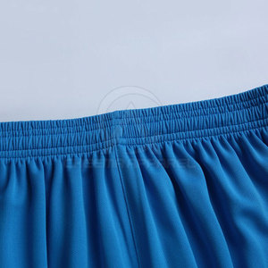 Ensemble de maillots et shorts de football légers en tissu anti-transpiration avec coutures renforcées pour une durabilité accrue - Product Image 5