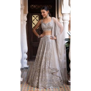 Conjuntos de mujer más modernos Hermoso bordado Lehenga Choli en talla 2XL - Product Image 1