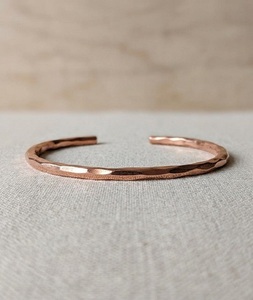 Bolso de Mano Mini de Lujo para Mujer, con Perlas Bordadas, Pedrería y Detalles en Latón Dorado, para Eventos Nocturnos, Bodas y San Valentín - Product Image 4