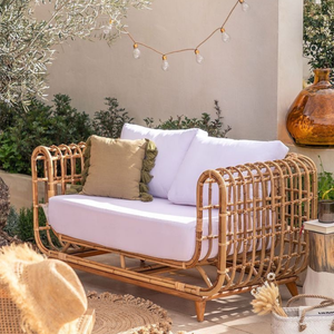 Chaise en rotin naturel avec coussin, provenant d'un fournisseur vietnamien, pour café, boutique, maison, événements en plein air - Product Image 1