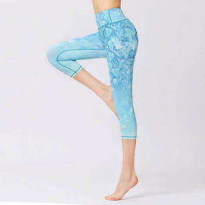 Leggings Capri de Yoga pour Femmes, Taille Haute, Personnalisables par Sublimation, Qualité Premium, OEM/ODM, Taille Élastique, Vente en Gros Usine - Product Image 2