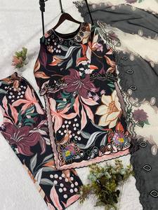 Conjunto de Salwar Kameez con estampado floral para mujer con Dupatta |   Traje Kurta Palazzo Étnico Negro de Rayón, Corte Holgado - Product Image 3