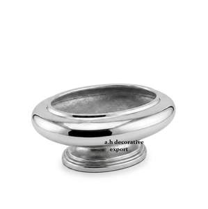 Bol décoratif de luxe en aluminium argenté sur pied, plat à bonbons en métal, bol à fruits haut de gamme pour centre de table de mariage - Product Image 1