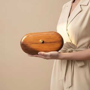 Nuevo Bolso de Mano de Madera en Venta, Bolso de Mano de Madera Colorido con Correa de Cadena Dorada, Bolso de Madera Pulida Marrón de Calidad Superior - Product Image 1