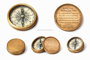 เข็มทิศพกพาโลหะชุบทองเหลืองโบราณ แกะสลักบทกวีของโรเบิร์ต ฟรอสต์ ของที่ระลึกแนวทะเลโบราณ สำหรับการเดินทางกลางแจ้ง - Product Image 6