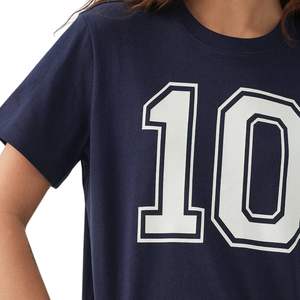 T-shirt graphique oversize pour femme en coton avec imprimé numérique, style streetwear décontracté, personnalisable avec logo, fournisseur OEM en gros - Product Image 3