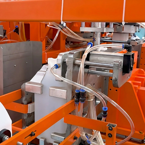 Machine de soufflage par extrusion entièrement automatique pour bidons en plastique de 1 à 10 litres, machine de soufflage de bouteilles en plastique - Product Image 6