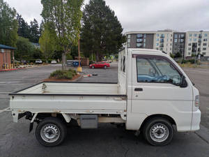 Camioneta Daihatsu Hijet 4x4 MT5 Hi Lo EFI AC PS Modelo Antiguo Usado de 1999 de Alta Calidad ¡EN OFERTA! DISPONIBLE EN TIENDA - Product Image 2