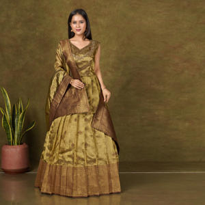 Vestido Largo de Seda Banarasi con Tejido Zari Intrincado, Traje Elegante para Fiestas Tradicionales - Product Image 2