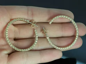 Boucles d'oreilles créoles en or jaune massif 14 carats avec moissanite intégrée, 3 carats, taille ronde, VVS1 - Product Image 3