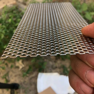Plaque en tôle d'aluminium perforée usinée CNC avec trous, surface polie, provenant du Gujarat - Product Image 1