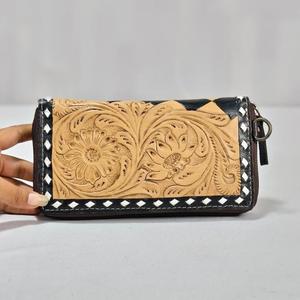 Portefeuille de mode en cuir véritable fait main avec gravure de lettres, long, multifonctionnel, à fermeture ouverte, pour usage quotidien féminin - Product Image 2