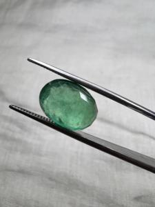 Émeraude Sakota naturelle, taille ovale, 4,77 carats, pierre précieuse verte, haute qualité, vente en gros - Product Image 2