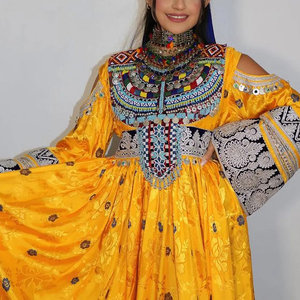 ชุดเดรสยาวสไตล์วินเทจแบบชนเผ่าอัฟกันคูชี ตกแต่งด้วยผ้าชีฟอง ประดับประดาอย่างสวยงาม พร้อมด้วยชุดเดรสอัฟกันคูชีที่ทำด้วยมือ - Product Image 4