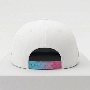 Gorra de golf snapback de sarga de algodón personalizada con bordado 3D, visera plana, ajustable, estilo béisbol, OEM, logotipo personalizado, de fábrica, para moda y fiestas - Product Image 1
