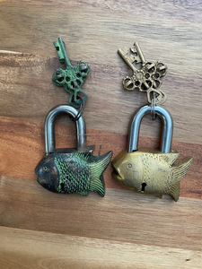 Cadenas en laiton antique en forme de poisson, fait main, durable, en laiton massif, pour la sécurité des portes et des armoires domestiques, et objet cadeau vintage - Product Image 5