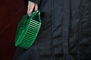 Bolso de Mano Tipo Clutch de Acrílico Verde de Lujo, Diseño en Forma de Abanico, para Fiestas, Bodas, Eventos, con Estuche Rígido, para Mujer - Product Image 4