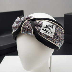 Bandeaux de Spa Tendance en Polaire Corail Ultra Épais et Doux à Séchage Rapide Brodés pour Maquillage – Vente en Gros - Product Image 3