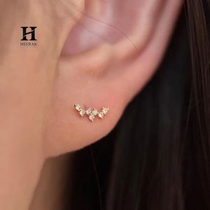 Pendientes de Diamantes Curvos Delicados en Forma de Racimo – Oro de 14k con Diamantes Certificados – Fabricante de Joyería Fina - Product Image 6