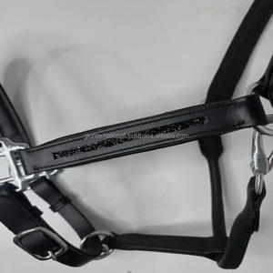 Vente en gros de licou en cuir de cheval, cristaux rembourrés souples, licou décoratif en cuir anglais noir en épi - Product Image 1