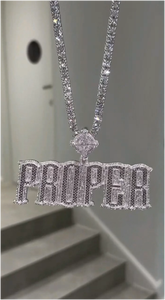 จี้เพชรโมอิสซาไนต์แบบฮิปฮอปสั่งทำพิเศษ สี D ระดับ VVS พร้อมสร้อยคอประดับเพชรแบบ Iced Out ตัวอักษรชื่อหรืออักษรย่อ - Product Image 4