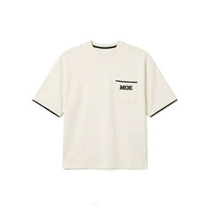 Camiseta de hombre con bolsillo de ribete en contraste, corte relajado, algodón, estilo urbano, fabricación OEM ODM de marca privada - Product Image 3